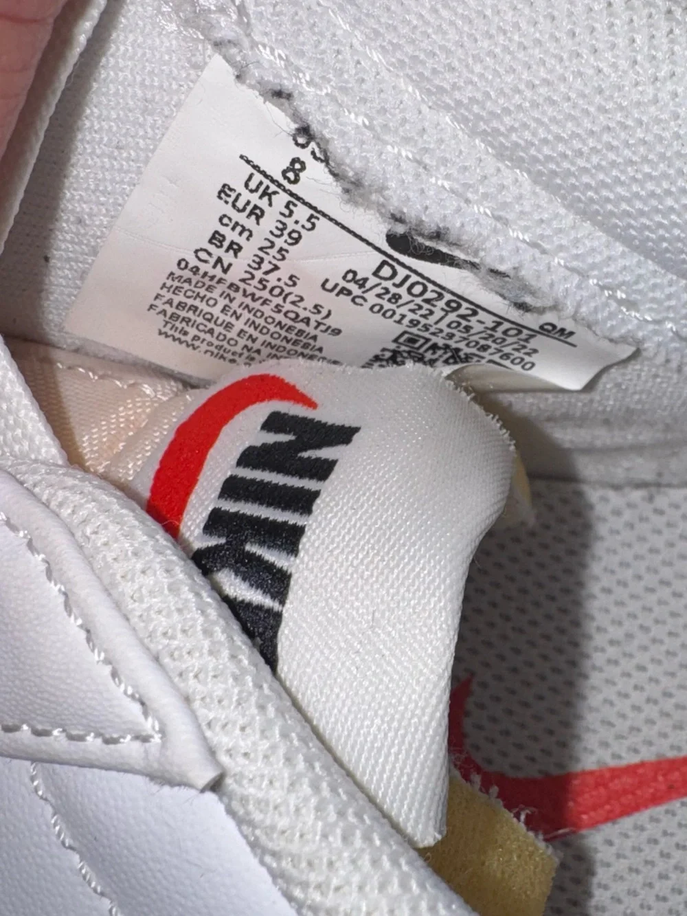 Nike classic low